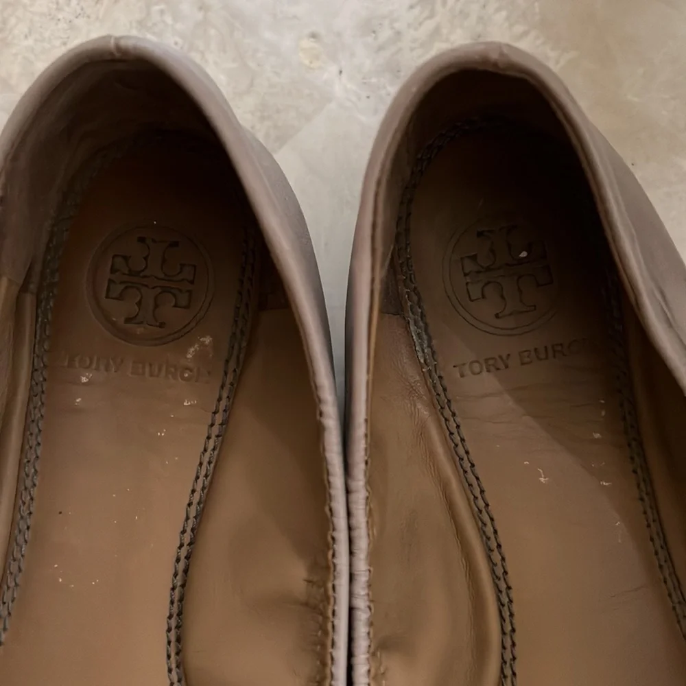 Tory Burch Minnie Cap Toe Light Taupe/Grey  Ballet Flats Women's Size 5